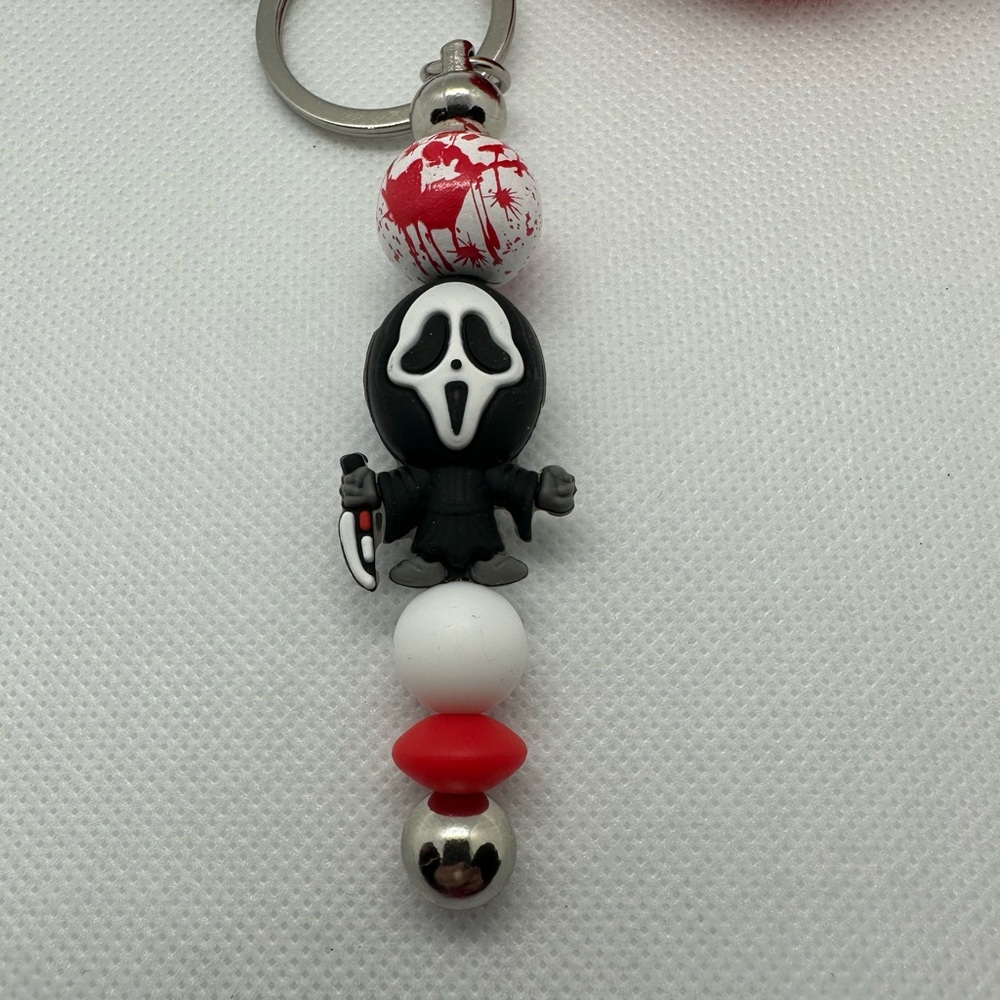 Handmade ghostface keychain - Picture 2 of 3